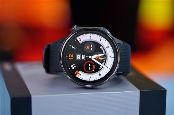 OPPO第一款圓表！OPPO Watch X星夜飛行版圖賞