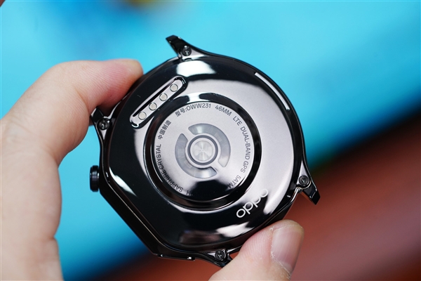 OPPO第一款圓表！OPPO Watch X星夜飛行版圖賞