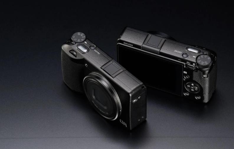 理光街拍神機GR3再推新版本!一鍵拍出底片唯美感(圖1) 理光街拍神機GR3再推新版本!一鍵拍出底片唯美感(圖1)