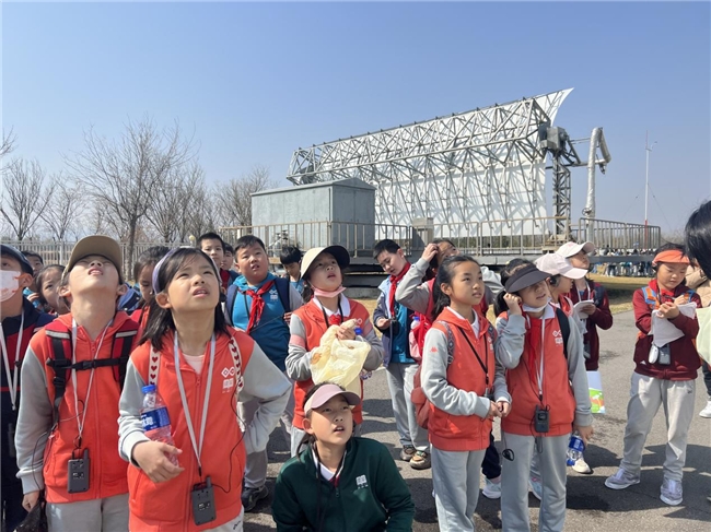 
			感受春日自然，探訪春日奧秘 ——北京市建華實驗學校三年級部春季研學課程
		(圖3)