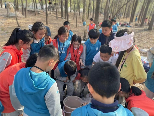 
			感受春日自然，探訪春日奧秘 ——北京市建華實驗學校三年級部春季研學課程
		(圖4)