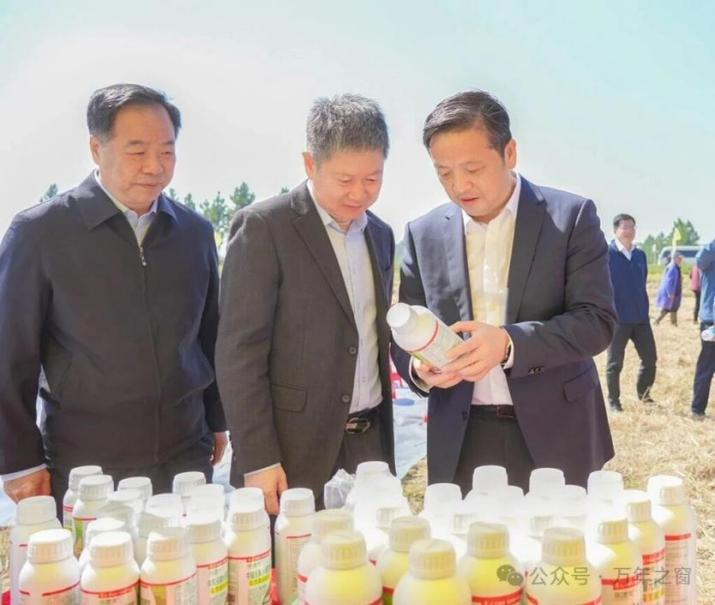 魯花“樂地生”花生蛋白肽水溶肥水稻測產(chǎn)觀摩會在江西萬年舉行(圖9)