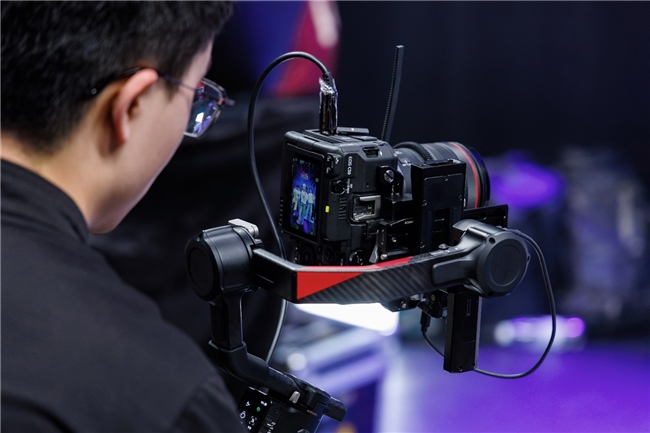 佳能EOS C50 團播首秀驚艷無憂之夜,明星感直播助推流量破百億(圖11) 佳能EOS C50 團播首秀驚艷無憂之夜,明星感直播助推流量破百億